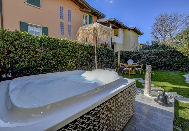 Villa a Desenzano del Garda - DesenzanoLoft Villa Luxury Jacuzzi & Garden Villa a Desenzano del Garda - DesenzanoLoft Villa Luxury Jacuzzi & Garden