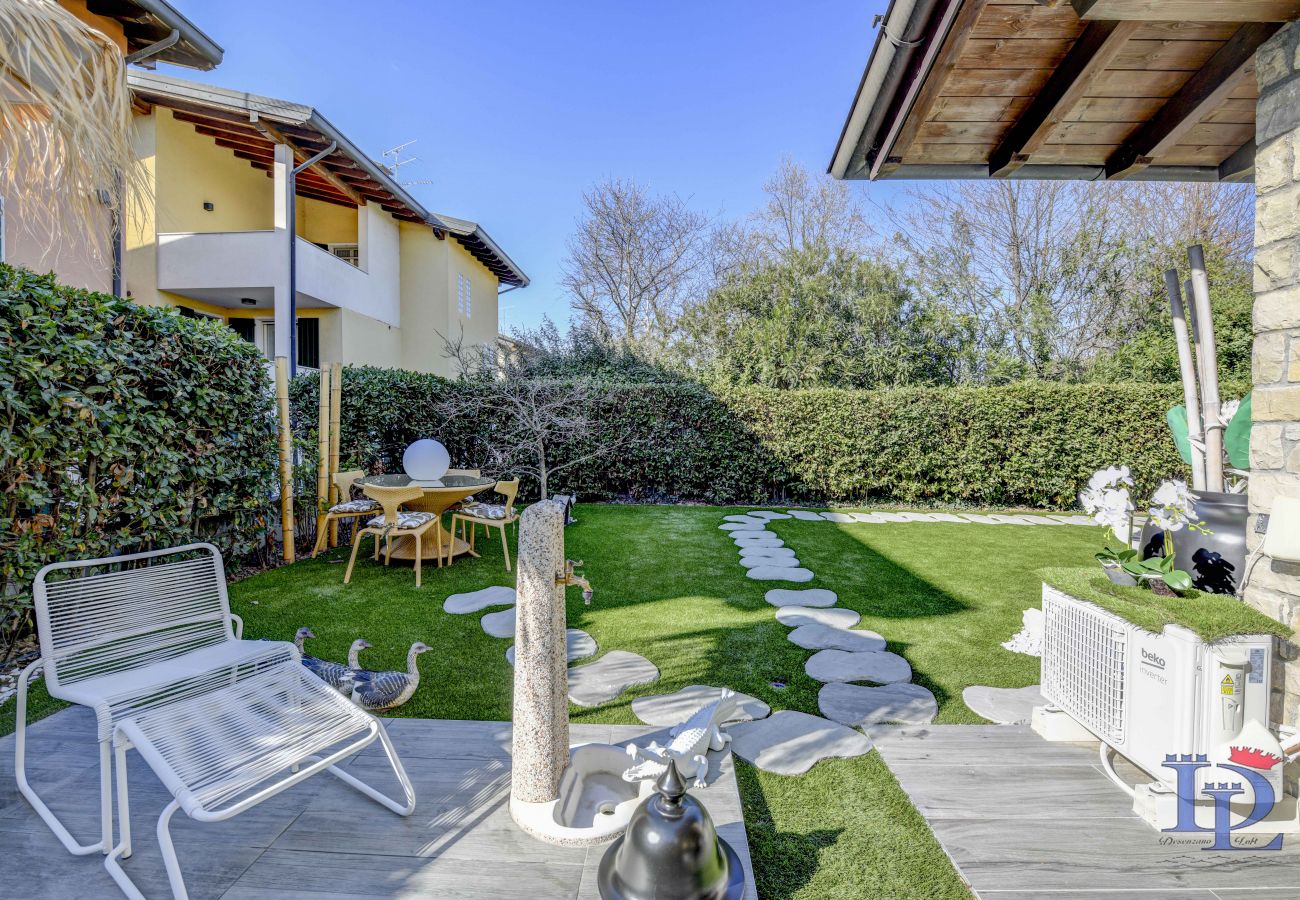 Villa a Desenzano del Garda - DESENZANOLOFT : Luxury suite with Jacuzzi and garden beach (CIR 017067-CNI-00580)