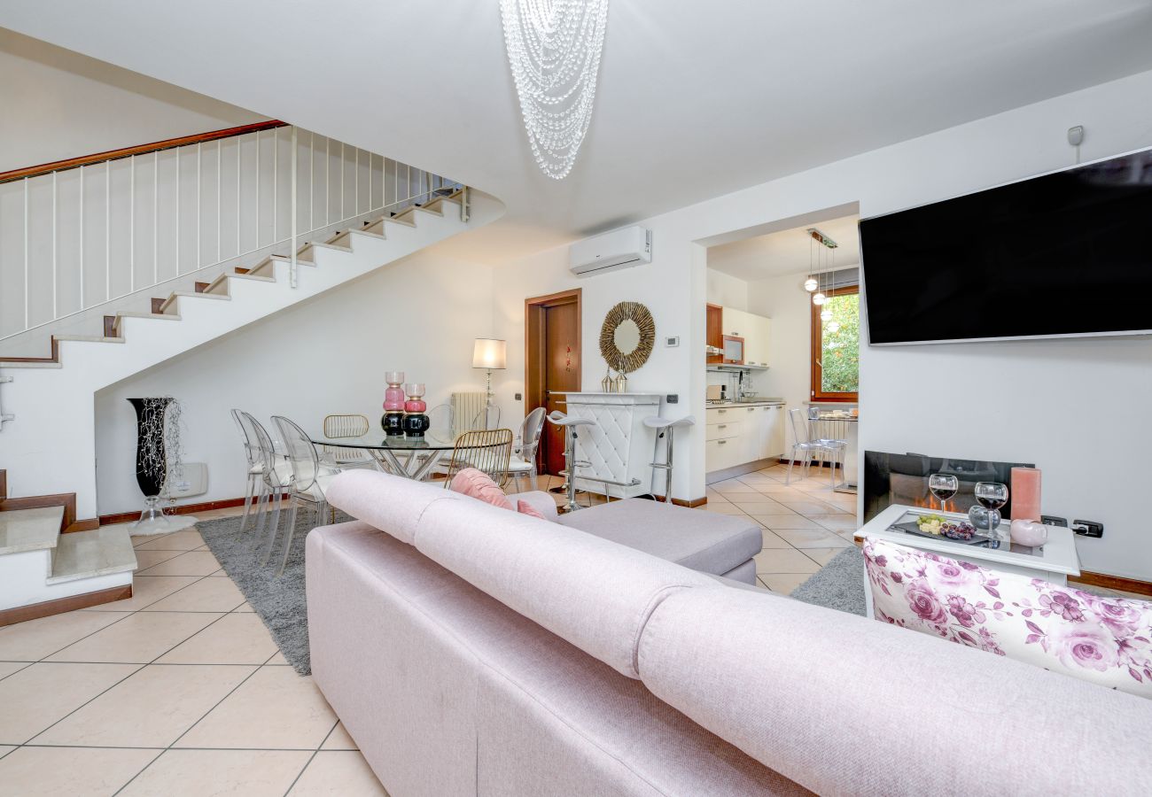 Villa a Desenzano del Garda - DesenzanoLoft Villa Luxury Jacuzzi & Garden