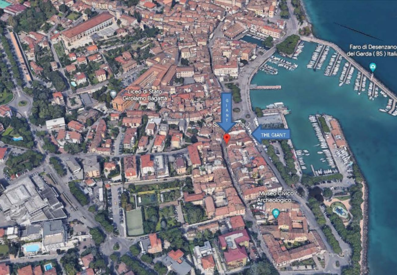 Appartamento a Desenzano del Garda - Desenzanoloft Il Gigante del Lago 