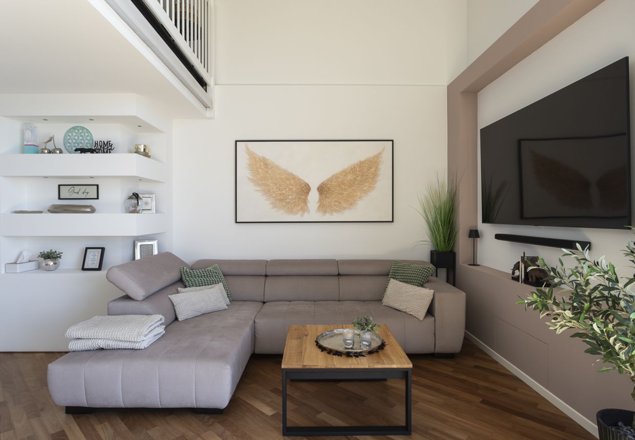 Appartamento a Puegnago sul Garda - Loft La Torretta con vista lago e piscina