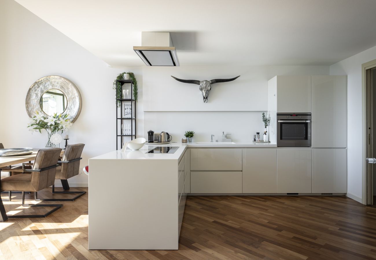 Appartamento a Puegnago sul Garda - Loft La Torretta con vista lago e piscina
