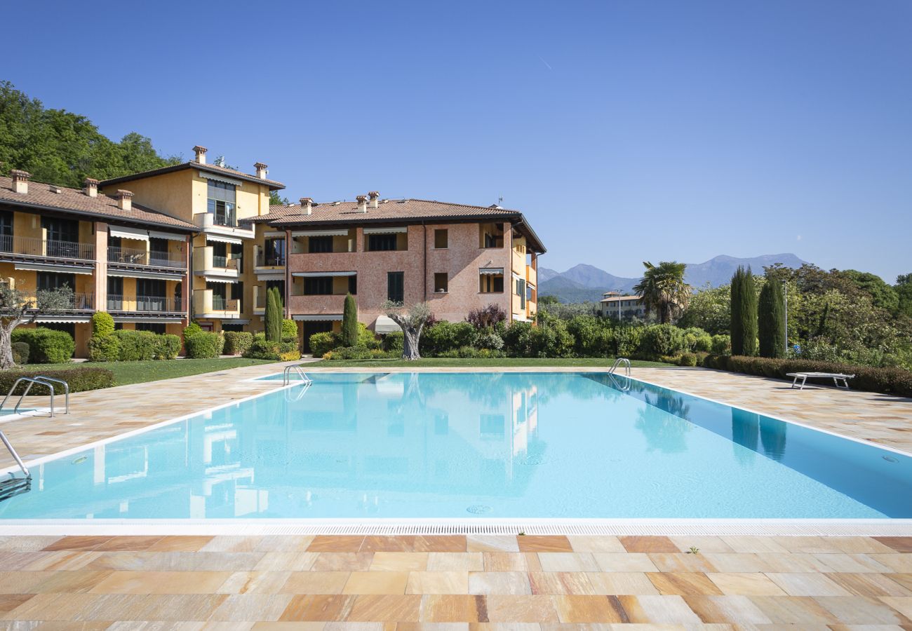 Appartamento a Puegnago sul Garda - Loft La Torretta con vista lago e piscina