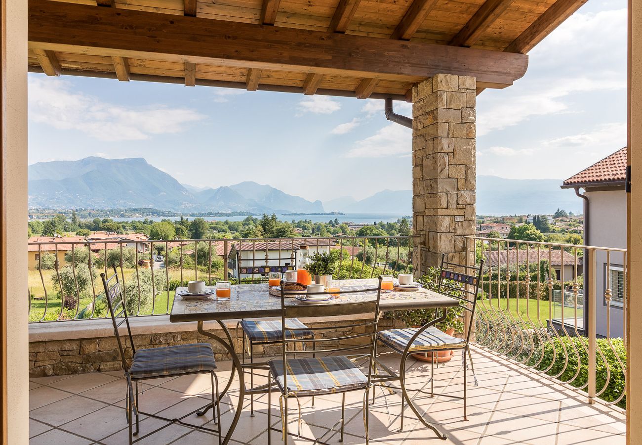 Appartamento a Manerba del Garda - Lago Blu con vista lago e piscina
