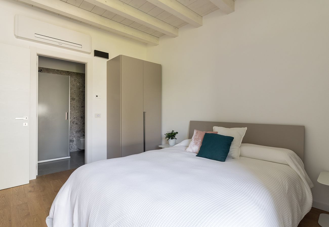 Appartamento a Manerba del Garda - Cittadella 7 a due passi dal lago con piscina