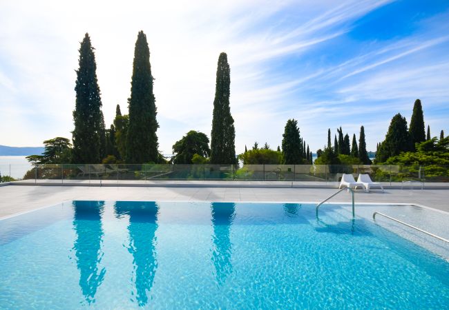 Appartamento a Gardone Riviera - Appartamento Diamante con vista lago e piscina