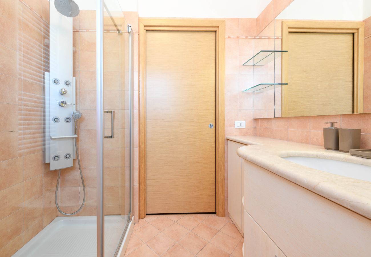 Appartamento a Desenzano del Garda - DesenzanoLoft CO2 – In residence con 5 piscine