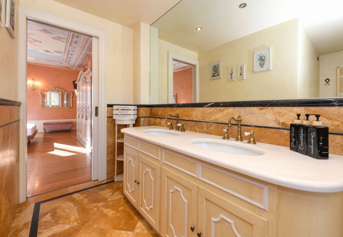 Villa a Desenzano del Garda - Desenzanoloft Villa Bugatti