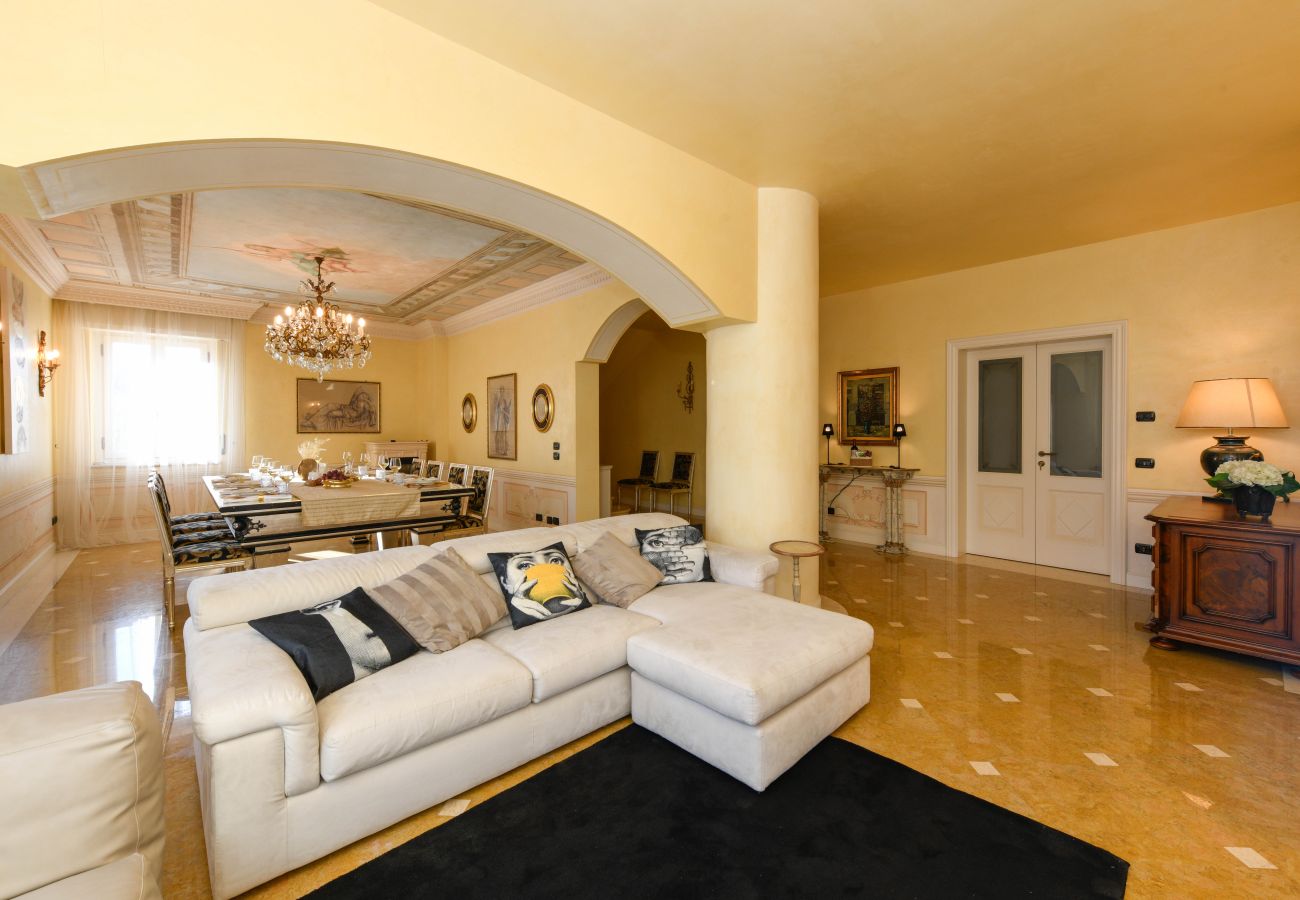 Villa a Desenzano del Garda - Desenzanoloft Villa Bugatti