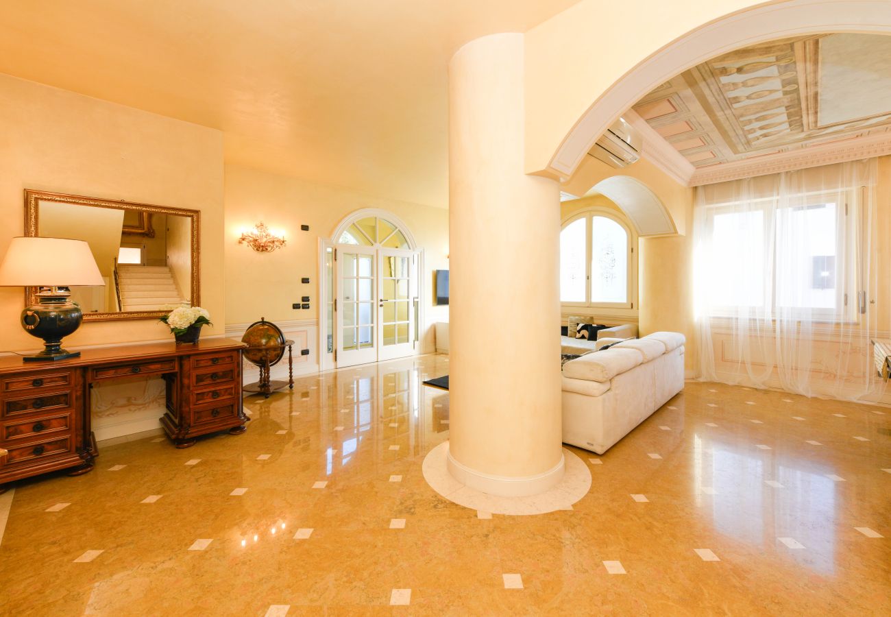 Villa a Desenzano del Garda - Desenzanoloft Villa Bugatti