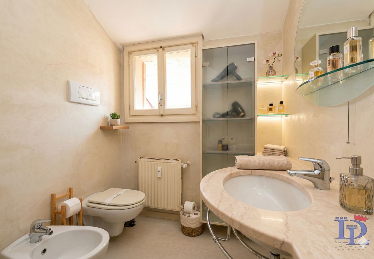 Ferienwohnung in Sirmione - DesenzanoLoft Eden mit Seeblick und privatem Strand