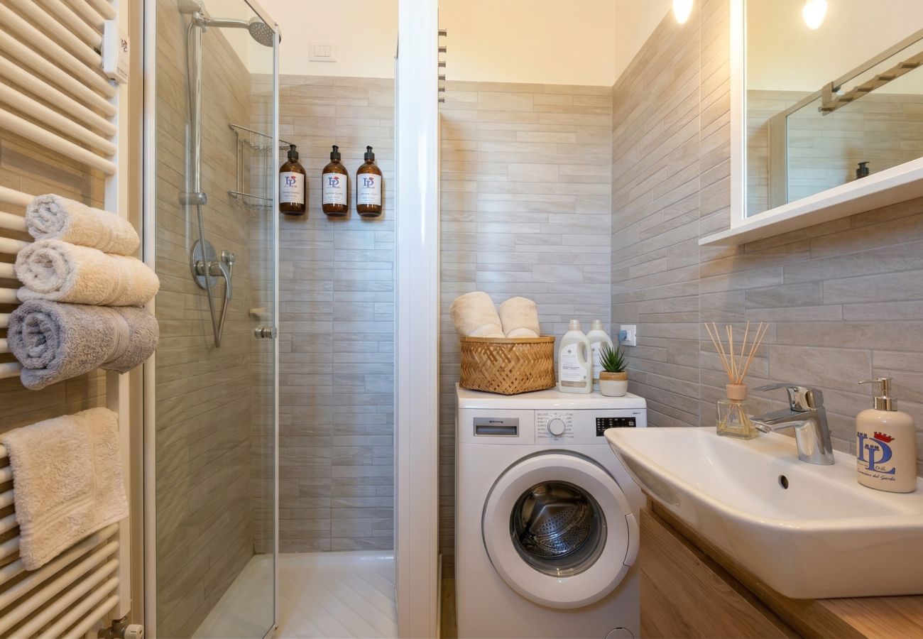 Ferienwohnung in Desenzano del Garda - Desenzanoloft Smile on the Lake