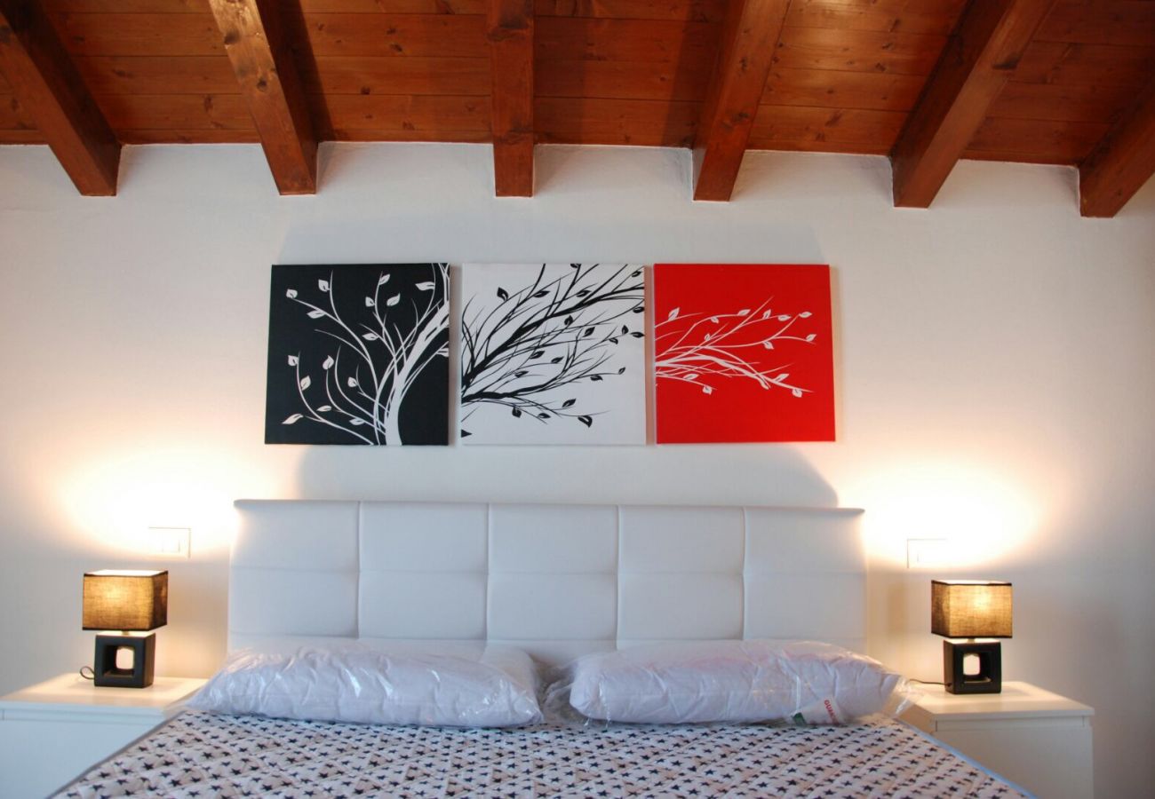 Ferienwohnung in Brescia - Desenzanoloft: EXECUTIVE 3 BRESCIA  *CIR 017029 CNI 00023