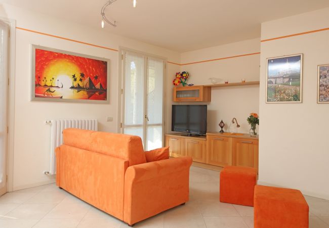 Ferienwohnung in Salò - Il Cedro - nah am Zantrum von Salò mit Pool Ferienwohnung in Salò - Il Cedro - nah am Zantrum von Salò mit Pool