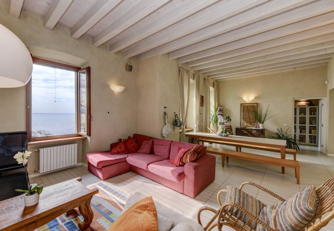 Villa in Gardone Riviera - Villa Magnolia a Lago - mit Seeblick Gardone Riviera Villa in Gardone Riviera - Villa Magnolia a Lago - mit Seeblick Gardone Riviera