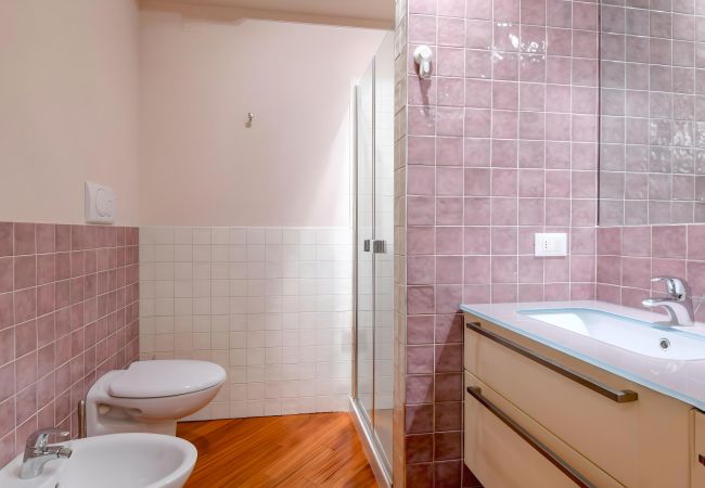 Ferienwohnung in Desenzano del Garda - Desenzanoloft Butterfly and Pools Ferienwohnung in Desenzano del Garda - Desenzanoloft Butterfly and Pools