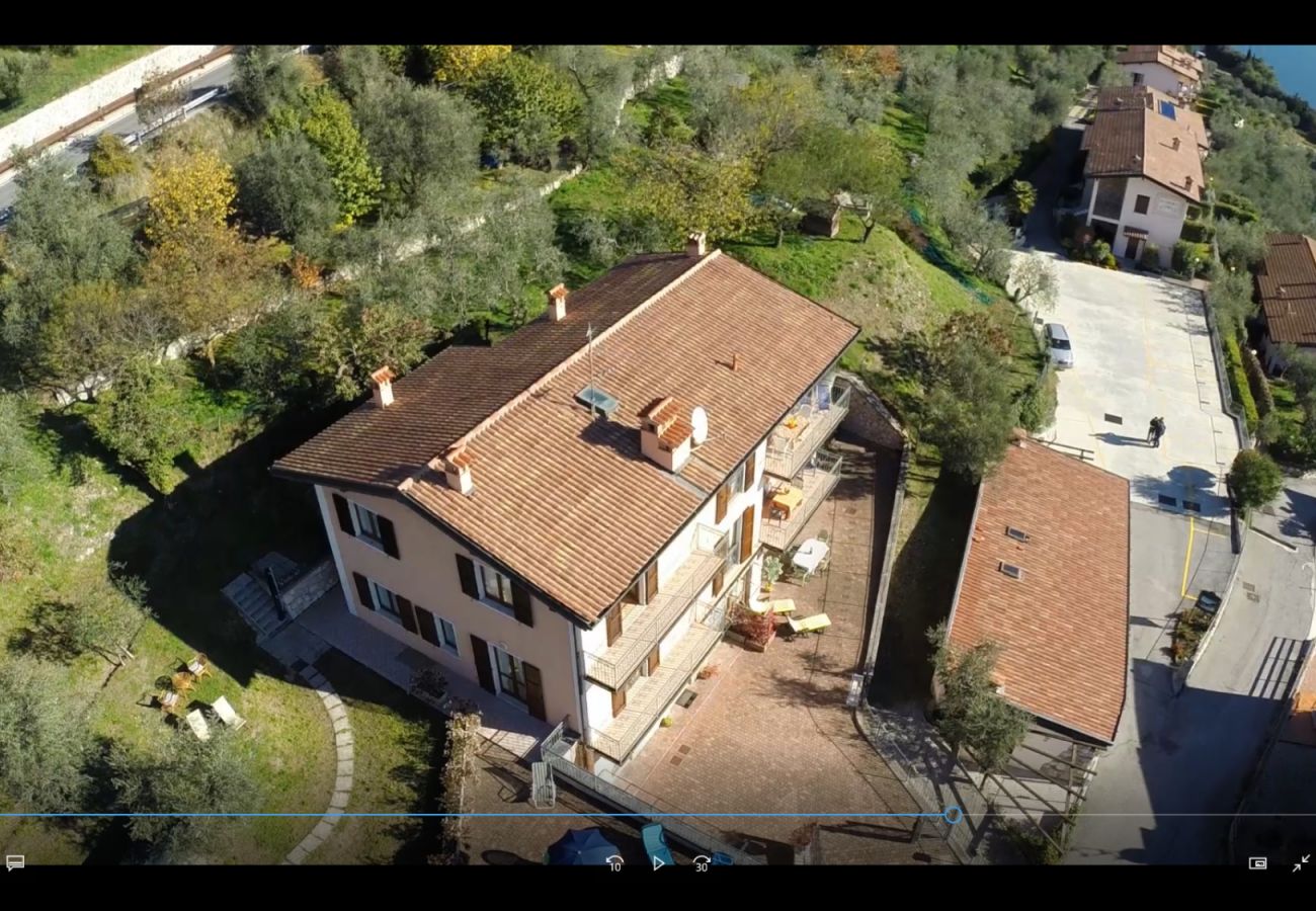 Ferienwohnung in Tignale - Stella: mit grossem Balkon mit Seeblick