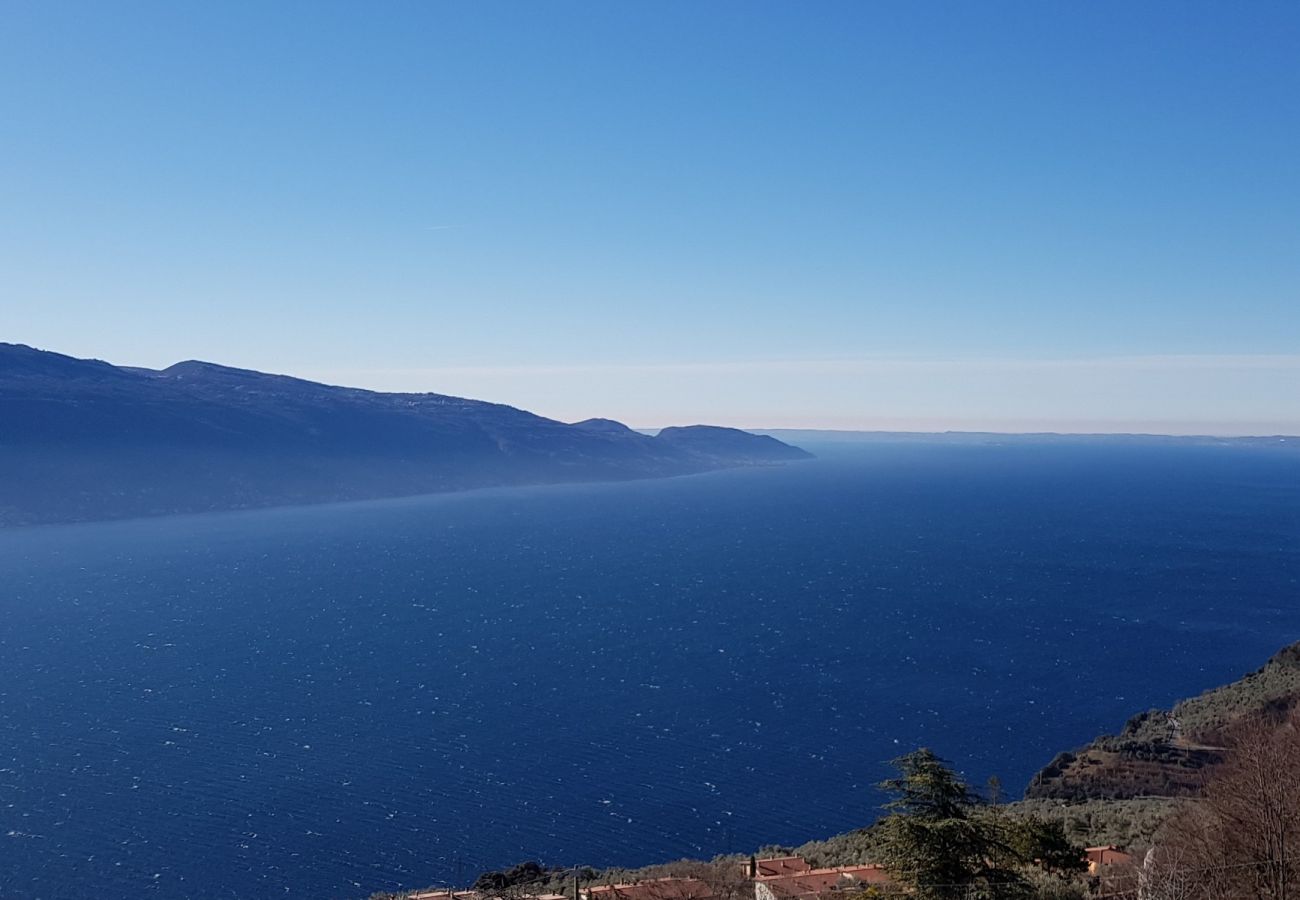 Ferienwohnung in Tignale - Stella: mit grossem Balkon mit Seeblick