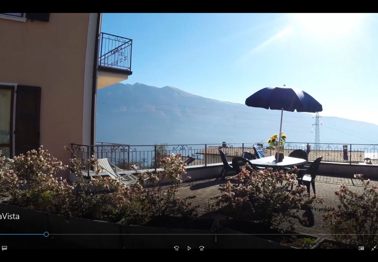 Ferienwohnung in Tignale - Stella: mit grossem Balkon mit Seeblick