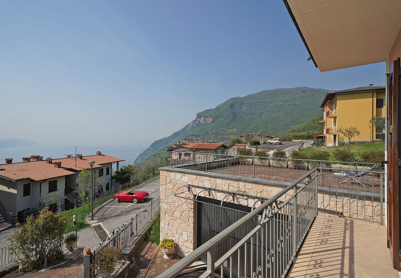 Ferienwohnung in Tignale - Stella: mit grossem Balkon mit Seeblick