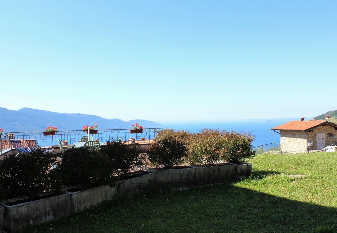 Ferienwohnung in Tignale - Stella: mit grossem Balkon mit Seeblick