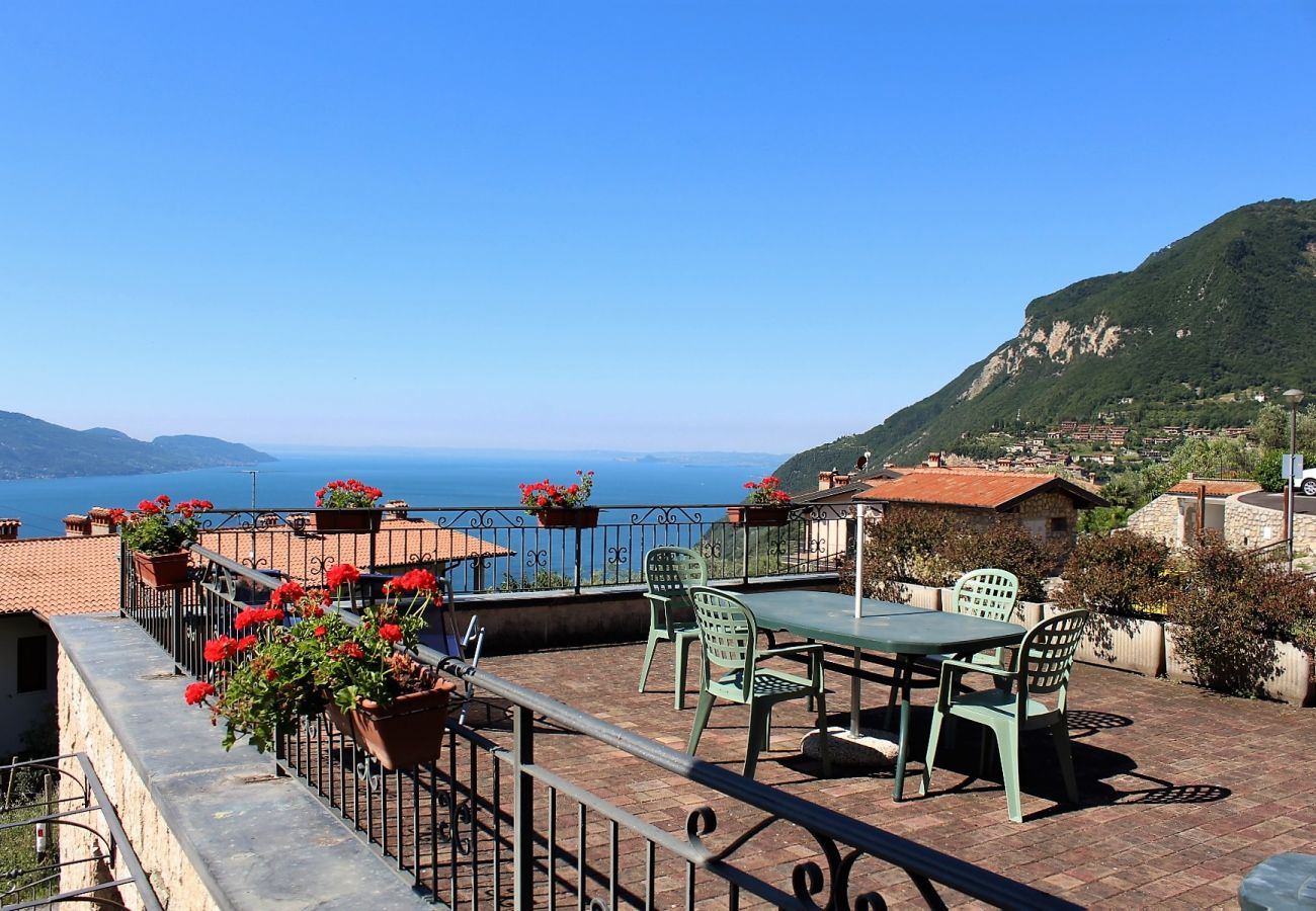 Ferienwohnung in Tignale - Stella: mit grossem Balkon mit Seeblick