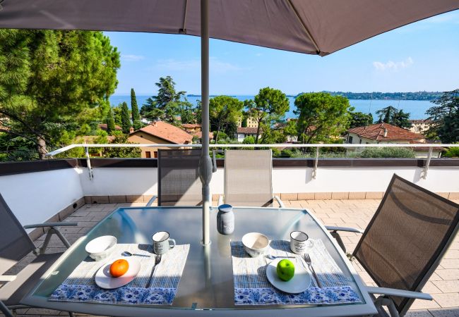 Ferienwohnung in Gardone Riviera - Cupido: mit grossem Balkon mit Seeblick in Gardone Riviera