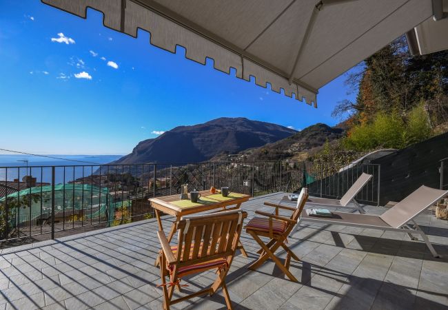  in Tignale - Principe, mit grossem Balkon und Seeblick