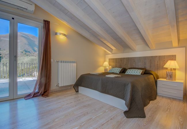 Ferienwohnung in Toscolano-Maderno - Cà Rossa - Orchidea mit wunderbarer Seeblick Ferienwohnung in Toscolano-Maderno - Cà Rossa - Orchidea mit wunderbarer Seeblick