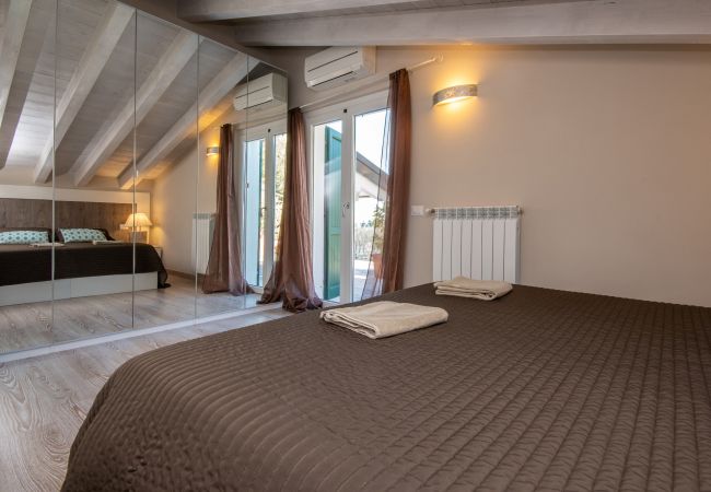 Ferienwohnung in Toscolano-Maderno - Cà Rossa - Orchidea mit wunderbarer Seeblick Ferienwohnung in Toscolano-Maderno - Cà Rossa - Orchidea mit wunderbarer Seeblick