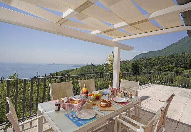 Ferienwohnung in Toscolano-Maderno - Cà Rossa - Orchidea mit wunderbarer Seeblick Ferienwohnung in Toscolano-Maderno - Cà Rossa - Orchidea mit wunderbarer Seeblick