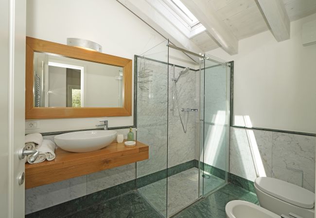 Ferienwohnung in Toscolano-Maderno - Cà Rossa - Orchidea mit wunderbarer Seeblick Ferienwohnung in Toscolano-Maderno - Cà Rossa - Orchidea mit wunderbarer Seeblick