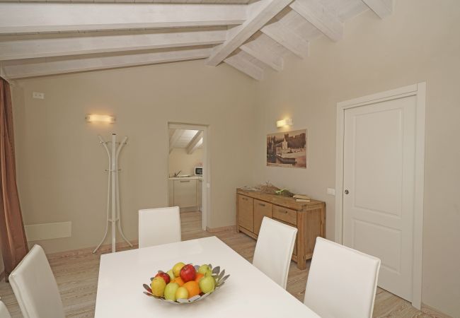 Ferienwohnung in Toscolano-Maderno - Cà Rossa - Orchidea mit wunderbarer Seeblick Ferienwohnung in Toscolano-Maderno - Cà Rossa - Orchidea mit wunderbarer Seeblick