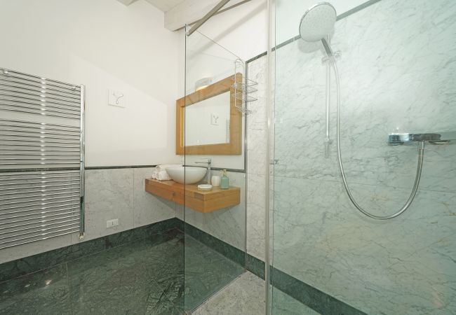 Ferienwohnung in Toscolano-Maderno - Cà Rossa - Orchidea mit wunderbarer Seeblick Ferienwohnung in Toscolano-Maderno - Cà Rossa - Orchidea mit wunderbarer Seeblick