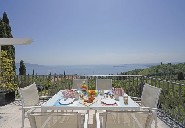 Ferienwohnung in Toscolano-Maderno - Cà Rossa - Orchidea mit wunderbarer Seeblick Ferienwohnung in Toscolano-Maderno - Cà Rossa - Orchidea mit wunderbarer Seeblick