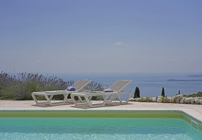 Ferienwohnung in Toscolano-Maderno - Cà Rossa - Orchidea mit wunderbarer Seeblick Ferienwohnung in Toscolano-Maderno - Cà Rossa - Orchidea mit wunderbarer Seeblick