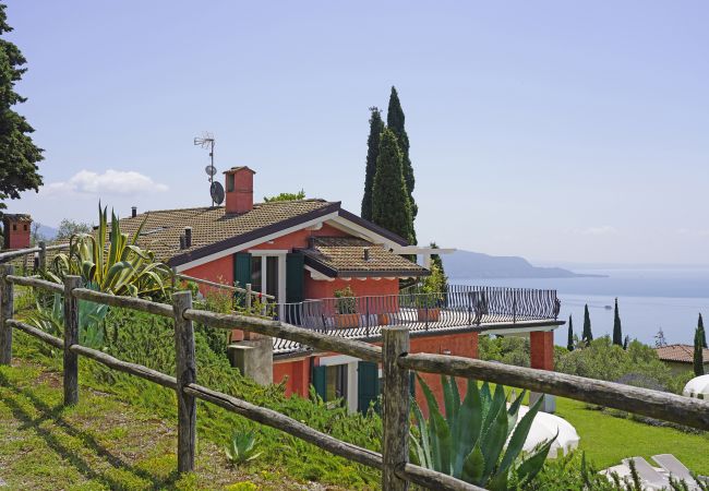 Ferienwohnung in Toscolano-Maderno - Cà Rossa - Orchidea mit wunderbarer Seeblick Ferienwohnung in Toscolano-Maderno - Cà Rossa - Orchidea mit wunderbarer Seeblick