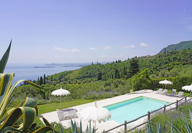 Ferienwohnung in Toscolano-Maderno - Cà Rossa - Orchidea mit wunderbarer Seeblick Ferienwohnung in Toscolano-Maderno - Cà Rossa - Orchidea mit wunderbarer Seeblick