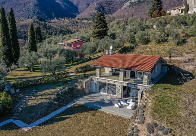 Ferienwohnung in Toscolano-Maderno - Cà Bianca sotto: in der MItte von natur mit Jacuzzi und Seeblick