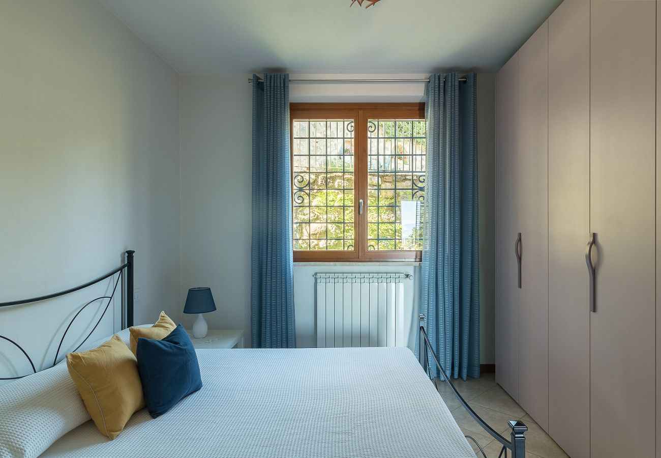 Ferienwohnung in Polpenazze del Garda - Pegaso: mit Balkon mit Seeblick, Pool und Garage