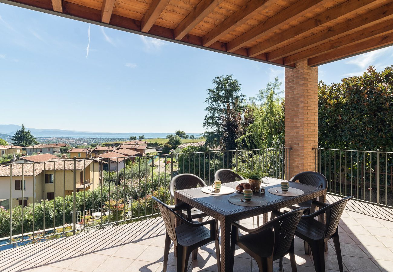 Ferienwohnung in Polpenazze del Garda - Pegaso: mit Balkon mit Seeblick, Pool und Garage