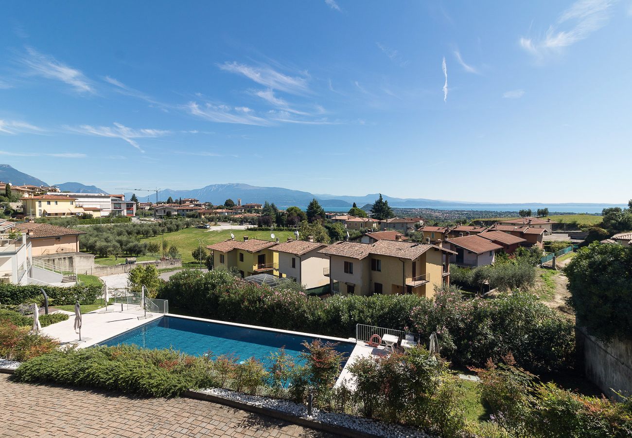 Ferienwohnung in Polpenazze del Garda - Pegaso: mit Balkon mit Seeblick, Pool und Garage