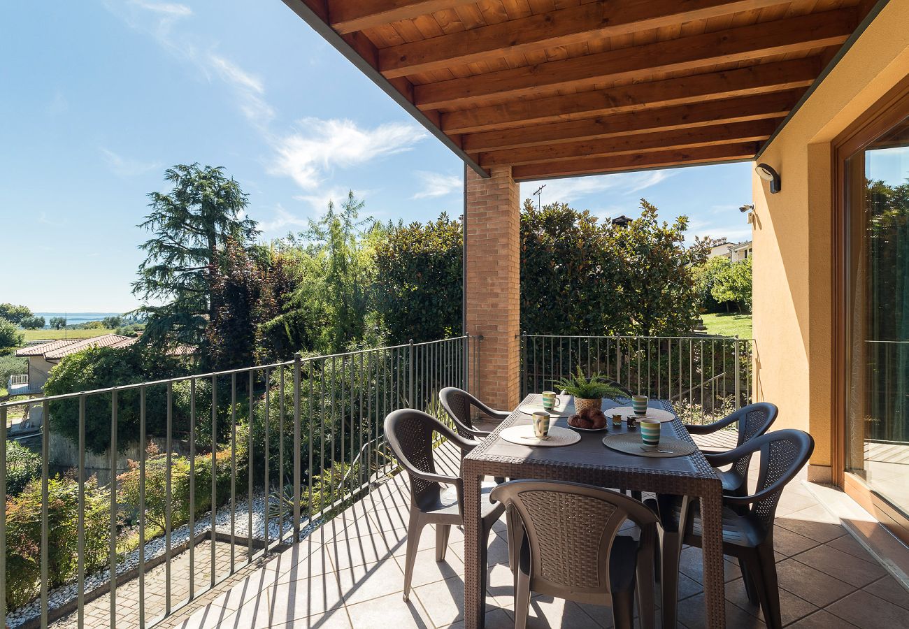 Ferienwohnung in Polpenazze del Garda - Pegaso: mit Balkon mit Seeblick, Pool und Garage