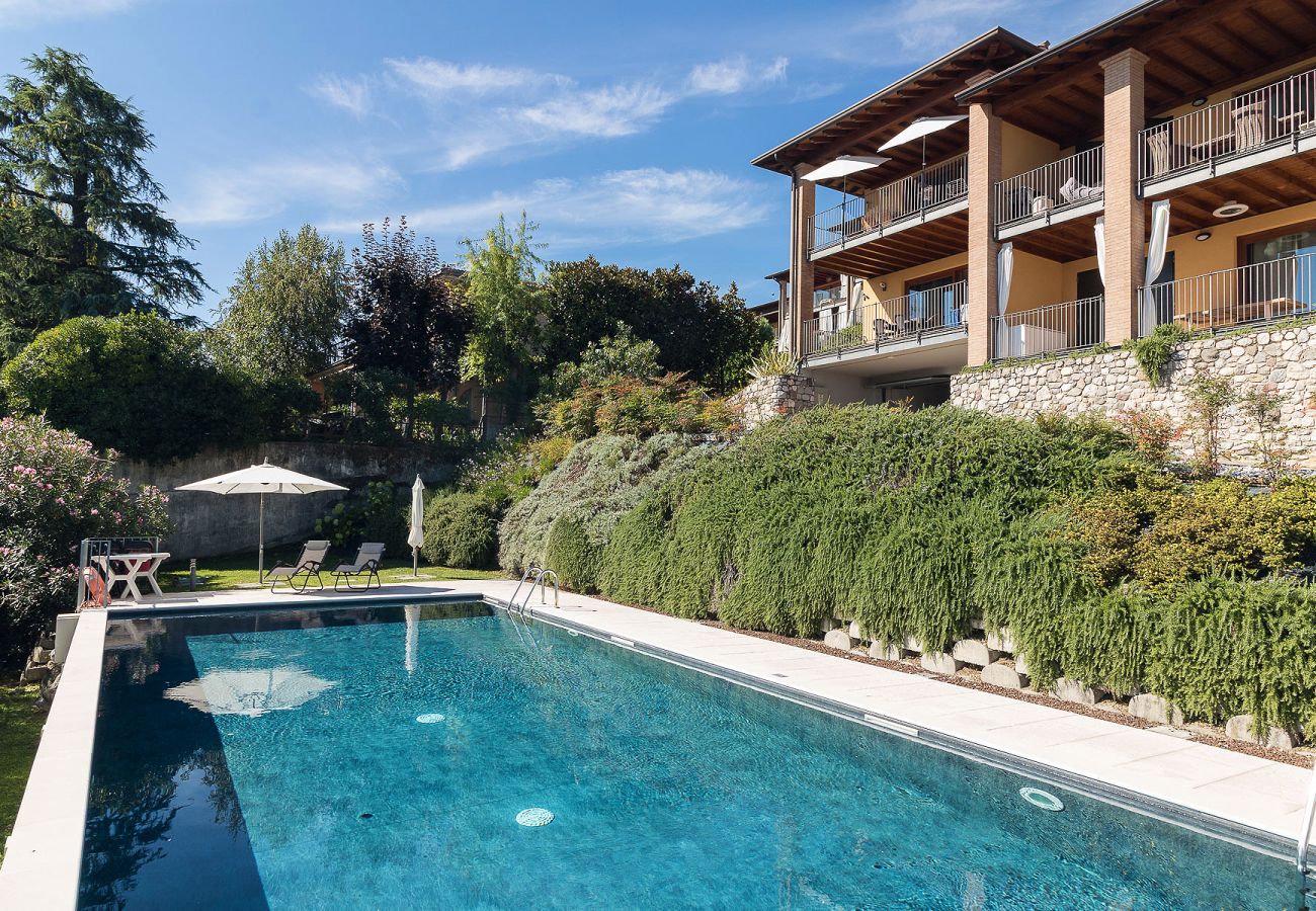 Ferienwohnung in Polpenazze del Garda - Pegaso: mit Balkon mit Seeblick, Pool und Garage
