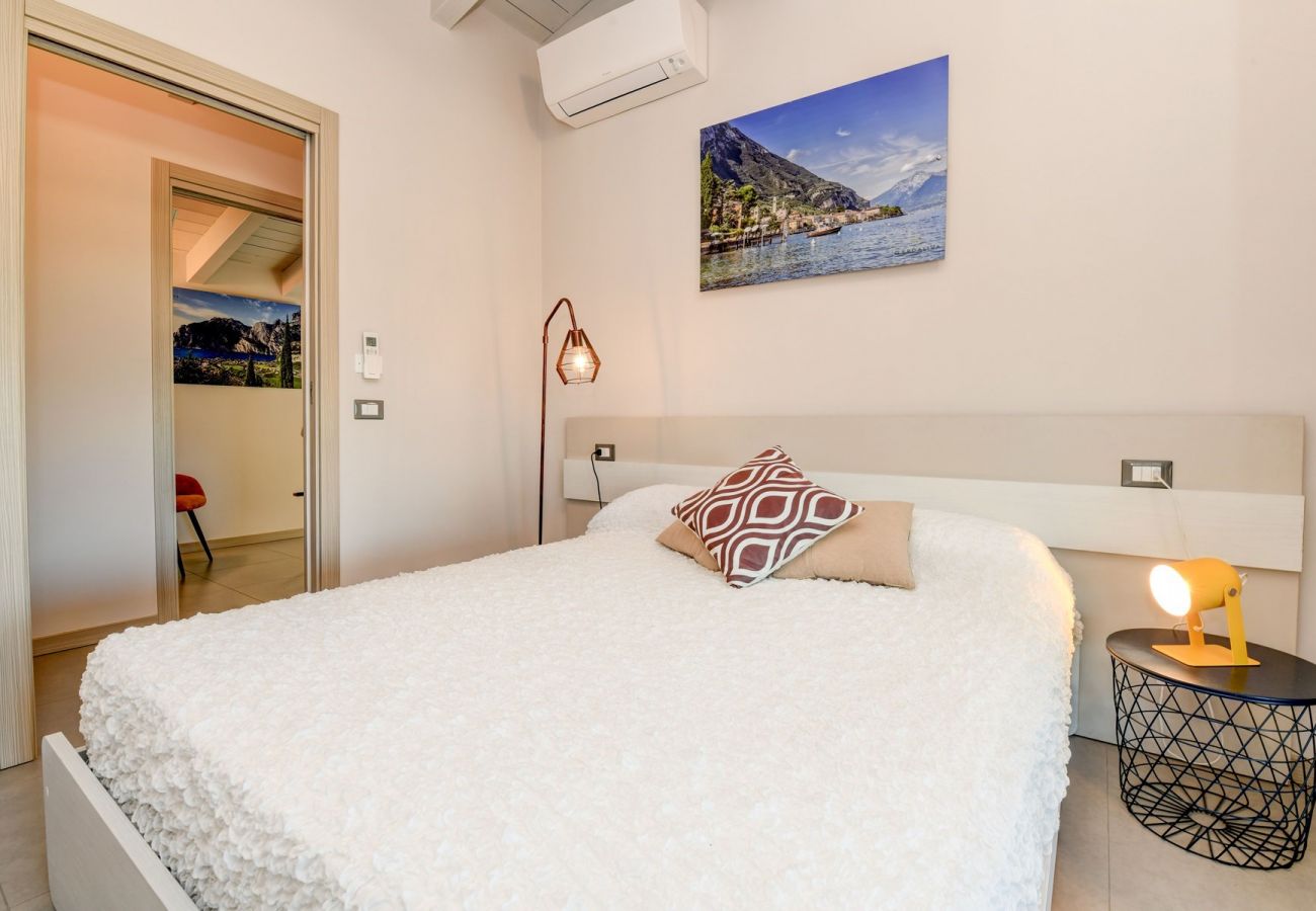 Ferienwohnung in Manerba del Garda - Gardaliva5. mit Seeblick in kleiner neuer Anlage nah am Strand