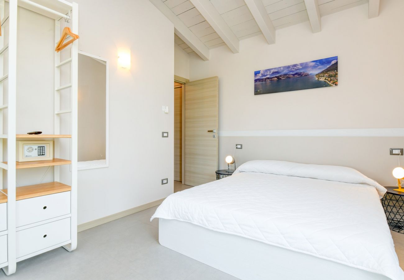 Ferienwohnung in Manerba del Garda - Gardaliva5. mit Seeblick in kleiner neuer Anlage nah am Strand