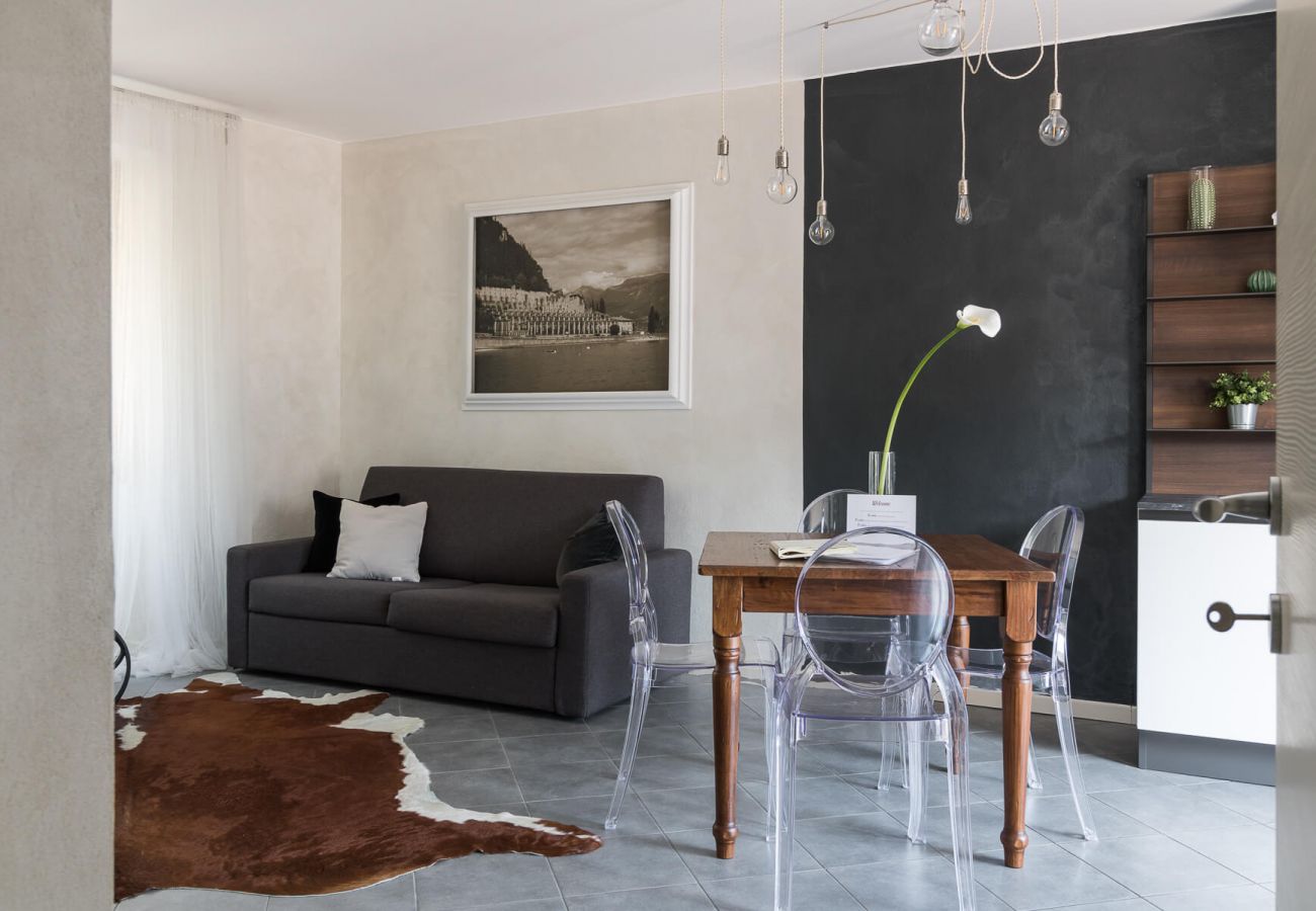 Ferienwohnung in Tignale - Rustico Minichèto -La Vigna: gepflegte Wohnung mit Balkon mit Seeblick