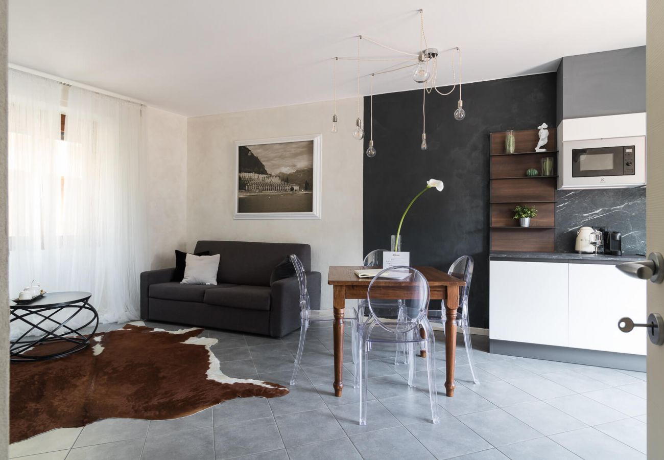Ferienwohnung in Tignale - Rustico Minichèto -La Vigna: gepflegte Wohnung mit Balkon mit Seeblick
