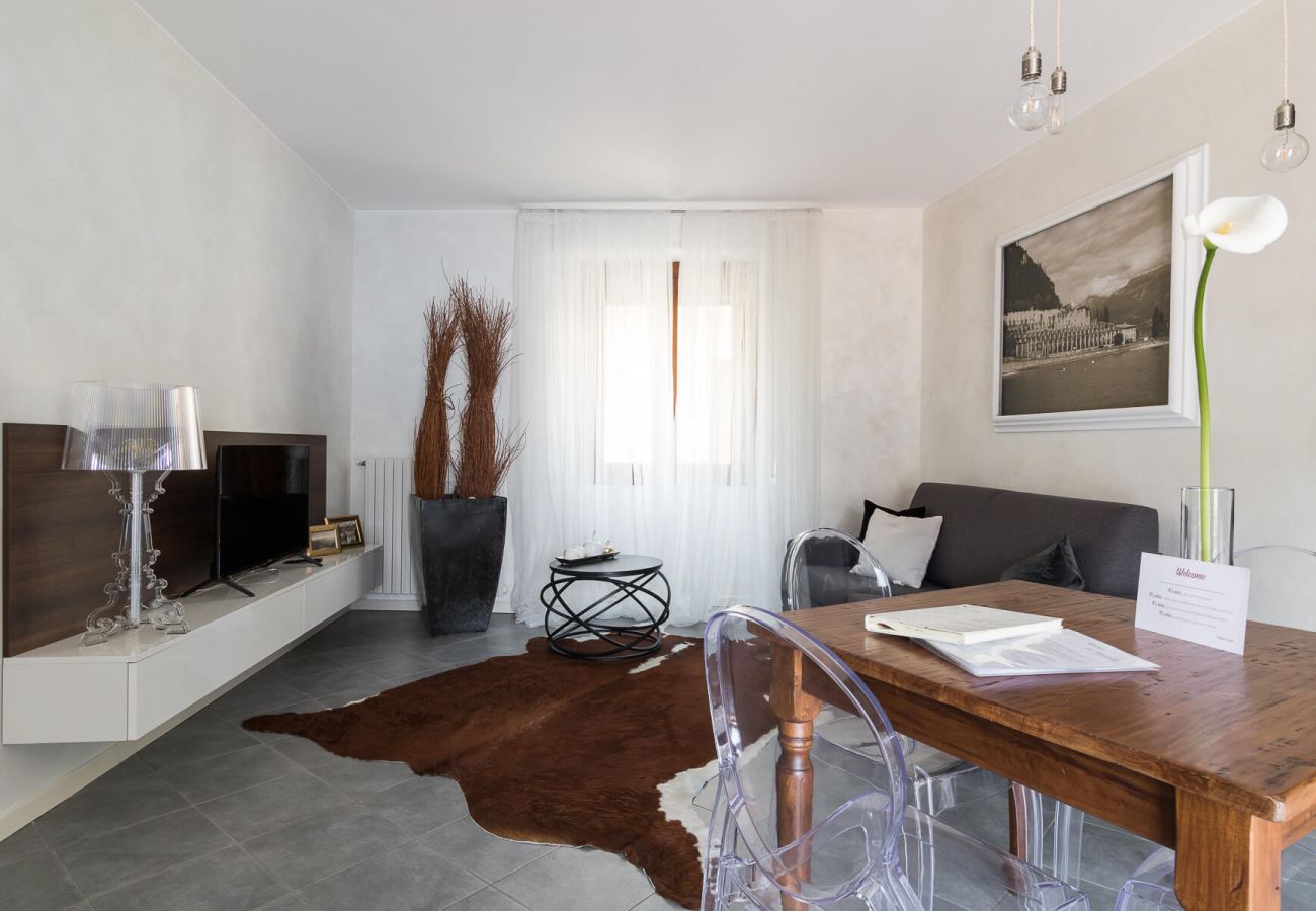 Ferienwohnung in Tignale - Rustico Minichèto -La Vigna: gepflegte Wohnung mit Balkon mit Seeblick