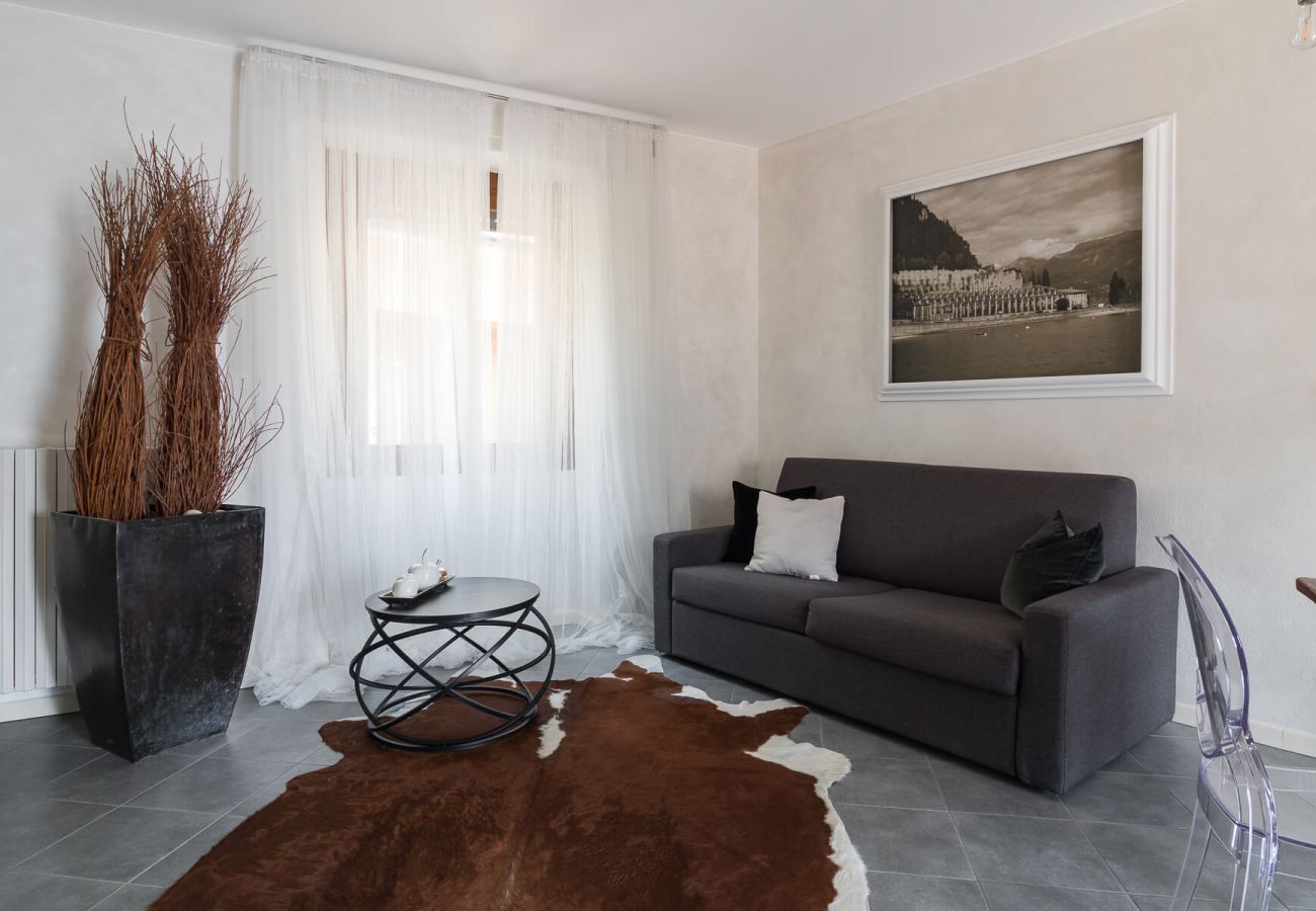 Ferienwohnung in Tignale - Rustico Minichèto -La Vigna: gepflegte Wohnung mit Balkon mit Seeblick